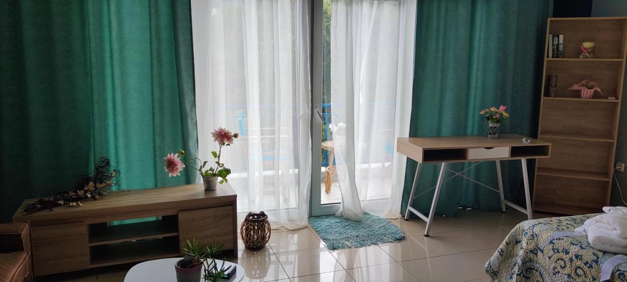 Hospitable Appartment In The Central Park, Ksanti Zewnętrze zdjęcie