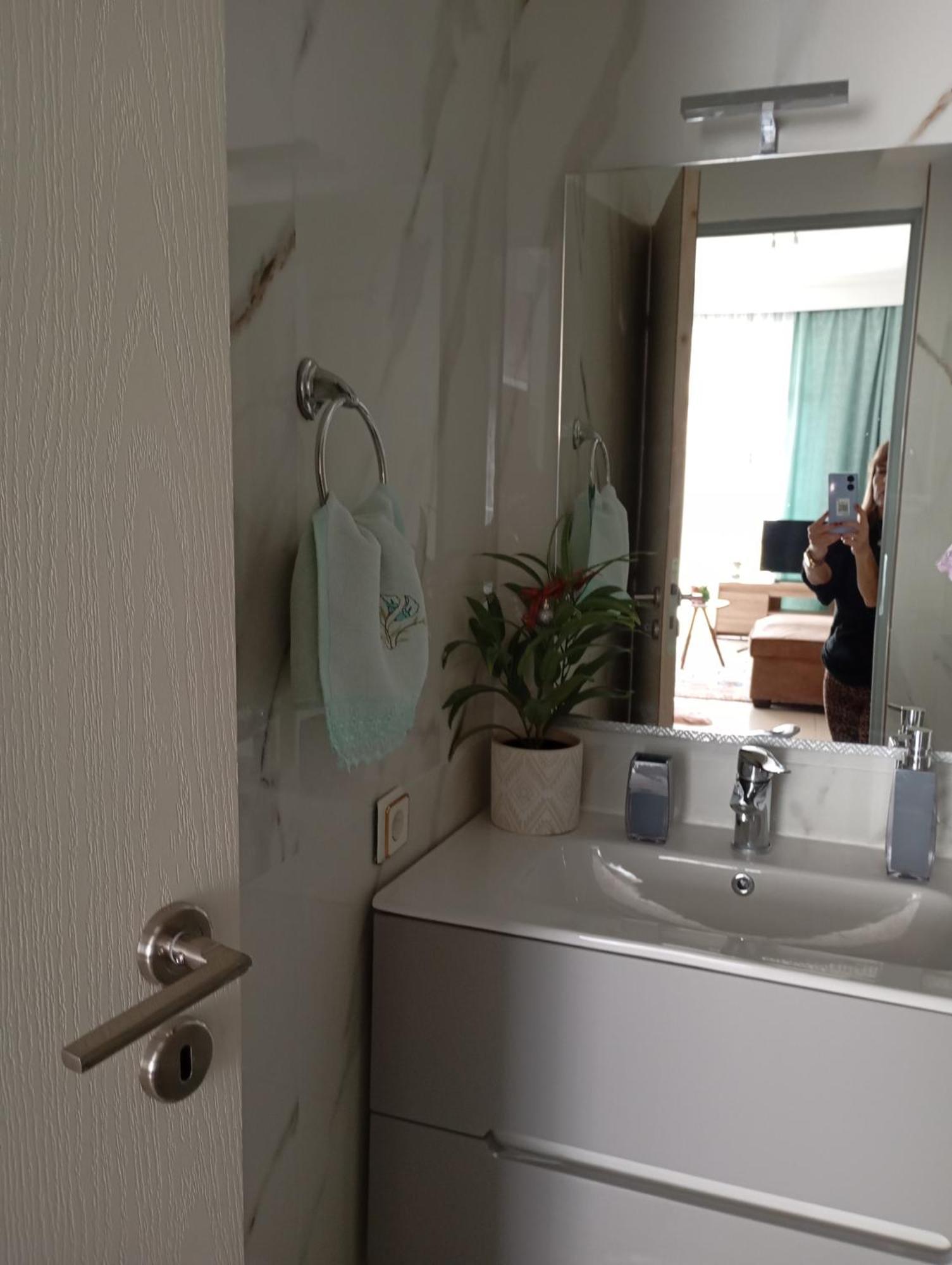 Hospitable Appartment In The Central Park, Ksanti Zewnętrze zdjęcie